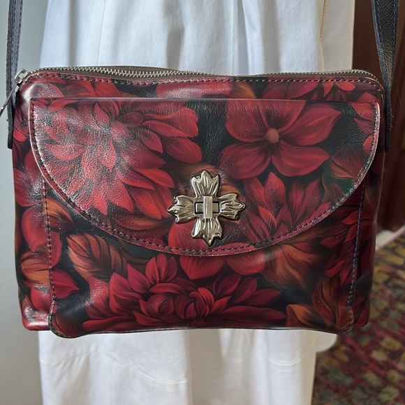 Patricia Nash  Crossbody bag  smooth leather floral pattern  red orange on black - Picture 1 of 13
